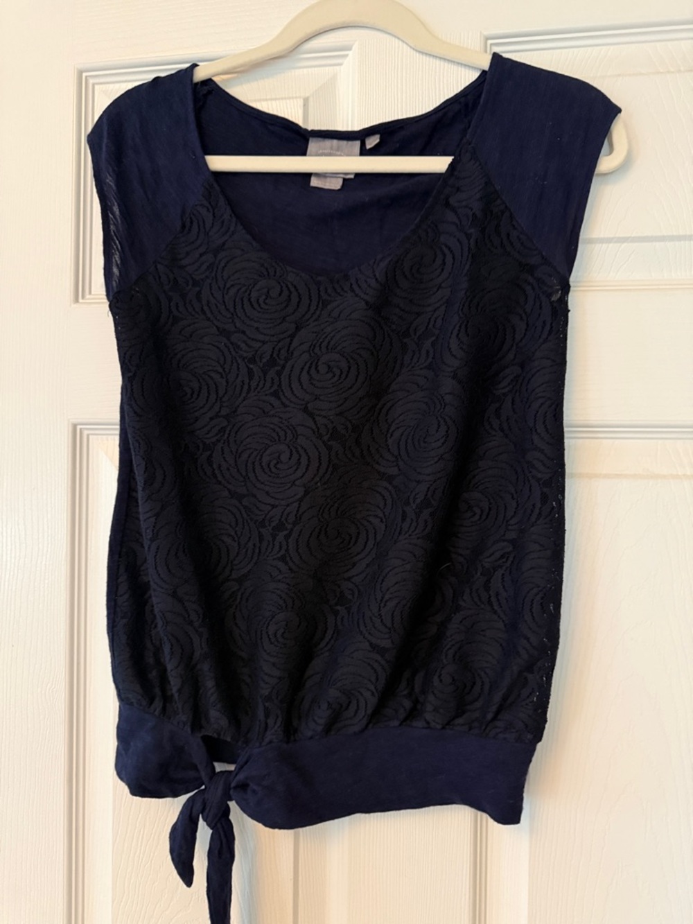Anthropologie Vanessa Virginia brand Navy Floral Lace Tie-Hem Short Sleeve Top